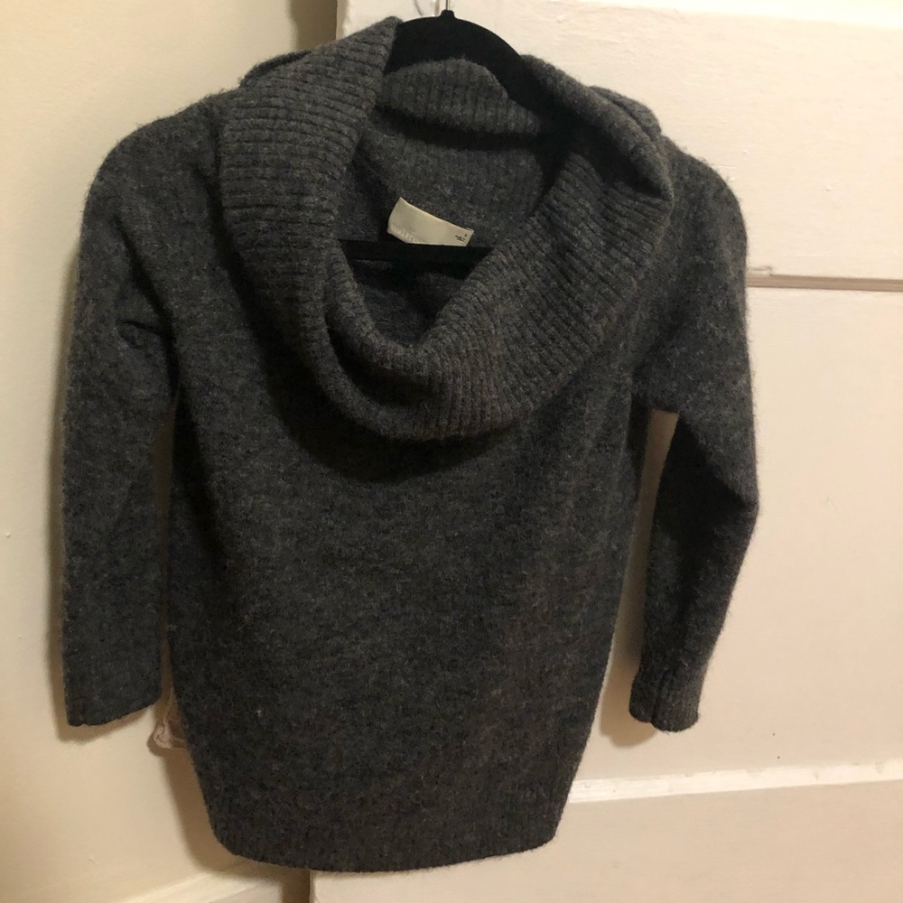 Grey Aritzia sweater